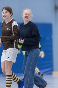 Bild 30 - C-Juniorinnen Loewinnen Cup